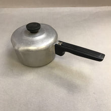 Load image into Gallery viewer, Wagner Ware Sidney -O- Magnalite 4681 1/2 M 1.5 Qt Saucepan 1940’s With Lid

