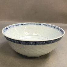 Load image into Gallery viewer, Tienshan "Rice Flower" Blue &amp; White Serving Bowl (~4x10
