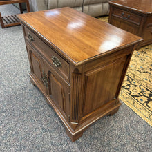 Load image into Gallery viewer, Davis Furniture Night Stand (24x28x17)
