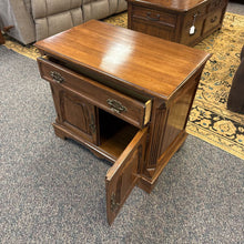 Load image into Gallery viewer, Davis Furniture Night Stand (24x28x17)
