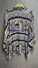 Load image into Gallery viewer, Platinum By Dorothy Schoelen Cotton Blend Blouse Size M
