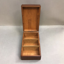 Load image into Gallery viewer, Vintage Severeyns's Currants Divided Recipe Box (4x6x9.5)

