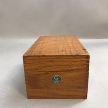 Load image into Gallery viewer, Vintage Globe Wernicke Peerless Wooden Index Card Tray File Box (4x5x10)(As Is)

