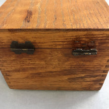 Load image into Gallery viewer, Vintage Globe Wernicke Peerless Wooden Index Card Tray File Box (4x5x10)(As Is)
