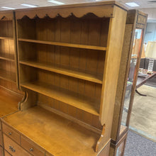 Load image into Gallery viewer, Kroehler Hard Rock Maple Dresser Hutch (72x40x18)

