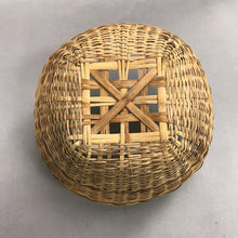 Load image into Gallery viewer, Basket (~7x12x12)
