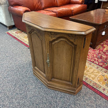 Load image into Gallery viewer, Davis Entry Cabinet (29x35x12)
