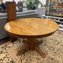 Load image into Gallery viewer, Oak Table w/3 10" Leaves (29x48)
