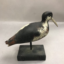 Load image into Gallery viewer, Vintage Nettle Creek Gallery Shore Bird Decoy (11")
