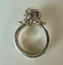 Load image into Gallery viewer, Sterling Baroque Freshwater Pearl Ring sz 5.5
