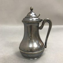Load image into Gallery viewer, Vintage Elkington Silverplate Syrup Pitcher (6")
