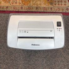 Load image into Gallery viewer, Fellows Paper Shredder DM8C (22x15x10)
