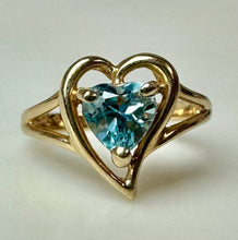 Load image into Gallery viewer, 10K Gold Blue Topaz Heart Ring sz 6.5 (2.2g)
