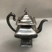 Load image into Gallery viewer, Victor Silver Co SIlverplate Teapot (10")
