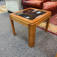 Load image into Gallery viewer, Oak / Glass End Table (20x23x26)
