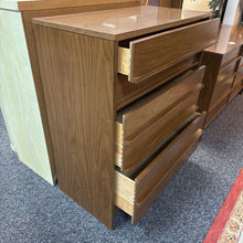 Load image into Gallery viewer, Kroehler MCM Dresser 4 Drawer (41x35x18)
