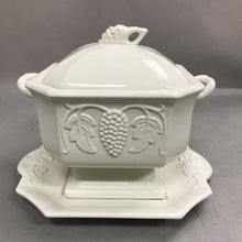 Load image into Gallery viewer, Vintage Ironstone Ceramic Tureen with Underplate (10")
