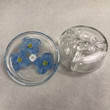 Load image into Gallery viewer, Vintage Clear Round Pressed Glass 3 Section Covered Dish AS IS(6x2)
