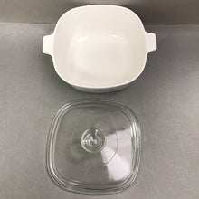 Load image into Gallery viewer, Corning Ware Blue Cornflower 2.5qt Baking Dish w/ Lid (~3.75x8x8.5)
