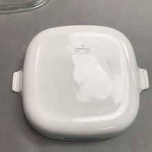 Load image into Gallery viewer, Corning Ware Blue Cornflower 10" Casserole / Baking Dish w/ Lid (~2x10x9.75)
