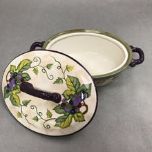 Load image into Gallery viewer, Tracy Porter Claret (Grapes) 1.25 Quart Oval Covered Casserole
