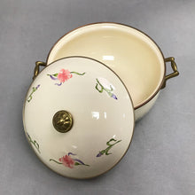 Load image into Gallery viewer, Vintage Lincoware Enamelware Casserole Pot (13x4)
