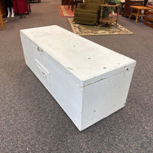 Load image into Gallery viewer, Cedar Lined Trunk (21x58x22)
