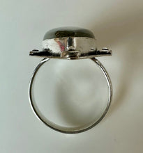 Load image into Gallery viewer, Silver Plated Labradorite Ring sz 9
