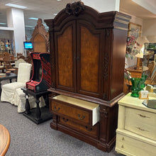 Load image into Gallery viewer, Armoire (83x50x20)
