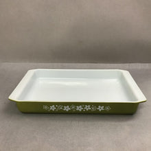 Load image into Gallery viewer, Pyrex Crazy Daisy Vintage Casserole Dish Spring Blossom (13x8x1)
