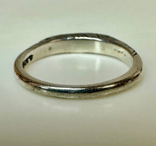 Load image into Gallery viewer, Carolyn Pollack Relios Sterling Crushed Jade Stackable Etched Ring sz 7
