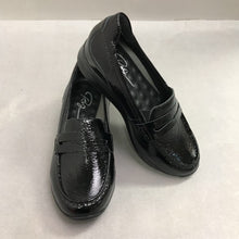 Load image into Gallery viewer, NEW Ladies Ros Hommerson Black Dannon Loafers Size 7.5
