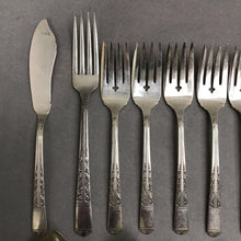 Load image into Gallery viewer, Oneida Oakleigh Partial Silverplate Flatware Set (29pc)
