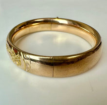 Load image into Gallery viewer, Antique Victorian MS&amp;C Gold Filled Etched Floral Repousse Hinged Bangle Bracelet (7" Inside Circumference)
