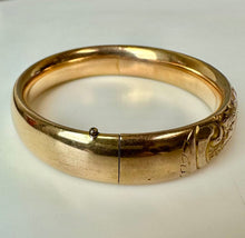 Load image into Gallery viewer, Antique Victorian MS&amp;C Gold Filled Etched Floral Repousse Hinged Bangle Bracelet (7" Inside Circumference)
