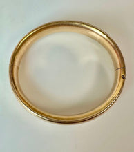 Load image into Gallery viewer, Antique Victorian MS&amp;C Gold Filled Etched Floral Repousse Hinged Bangle Bracelet (7" Inside Circumference)
