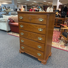 Load image into Gallery viewer, Dresser 5 Drawer (49x36x19)

