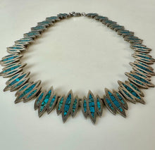 Load image into Gallery viewer, Vintage Taxco Mexico Double Leaf Sterling Turquoise Chip Inlay Link 17" Necklace (119.8g)
