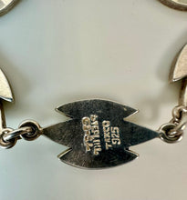 Load image into Gallery viewer, Vintage Taxco Mexico Double Leaf Sterling Turquoise Chip Inlay Link 7" Bracelet (25.4g)
