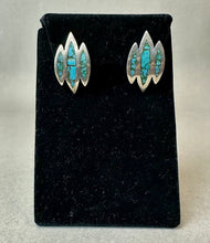 Load image into Gallery viewer, Vintage Taxco Mexico Double Leaf Sterling Turquoise Chip Inlay 1" Stud Earrings
