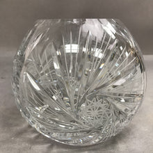 Load image into Gallery viewer, 24% Lead Crystal Rose Bowl "Pinwheel" Design Hand Cut Poland (6.5")
