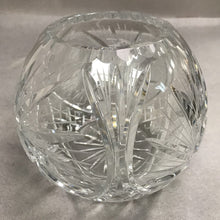 Load image into Gallery viewer, 24% Lead Crystal Rose Bowl "Pinwheel" Design Hand Cut Poland (6.5")

