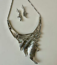 Load image into Gallery viewer, Pammy J Teal Enameled Rhinestone Accent Silvertone Leafy Statement Necklace &amp; Earrings Set (18")
