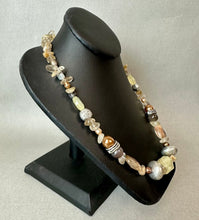 Load image into Gallery viewer, Coldwater Creek Agate Quartz Art Glass Silvertone Bead Necklace (23")
