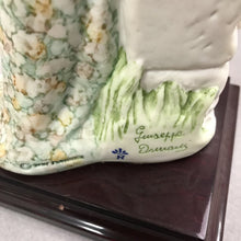 Load image into Gallery viewer, Giuseppe Armani Italy Florence Lady With Doves Bird , signed (13")
