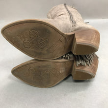 Load image into Gallery viewer, Carlos by Carlos Santana Gray Boots with Fringe (8)
