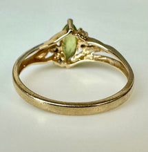 Load image into Gallery viewer, 10K Gold Peridot Ring sz 7 (2.0g)
