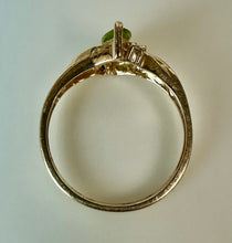 Load image into Gallery viewer, 10K Gold Peridot Ring sz 7 (2.0g)

