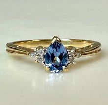 Load image into Gallery viewer, 14K Gold Sapphire Ring sz 7 (2.3g)
