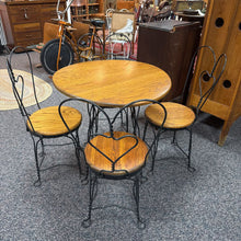 Load image into Gallery viewer, Ice Cream Table (29x30x30) w/ 4 Chairs
